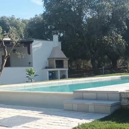 Trullo Lauro * צ'לייה מספיקה