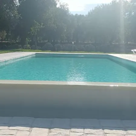 בית נופש Trullo Lauro צ'לייה מספיקה